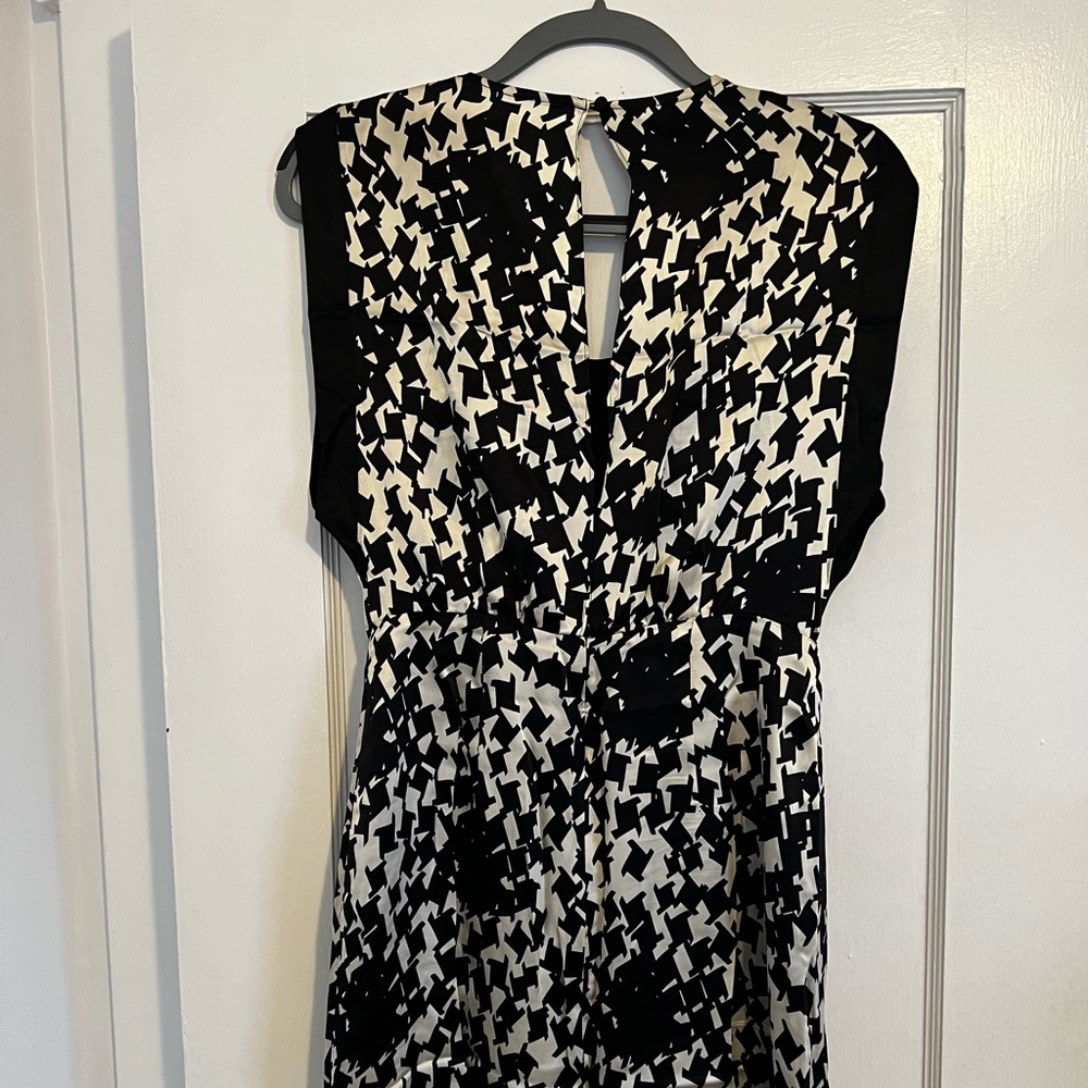 Silk Reiss dress. - Picture 2 of 4
